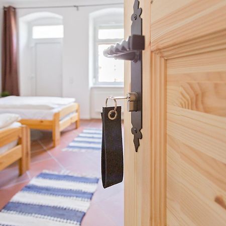 Doppelzimmer III Gaestezimmer In Unterkunft Mit Gemeinschaftsbad Und Gemeinschaftskueche شيمنيتز المظهر الخارجي الصورة