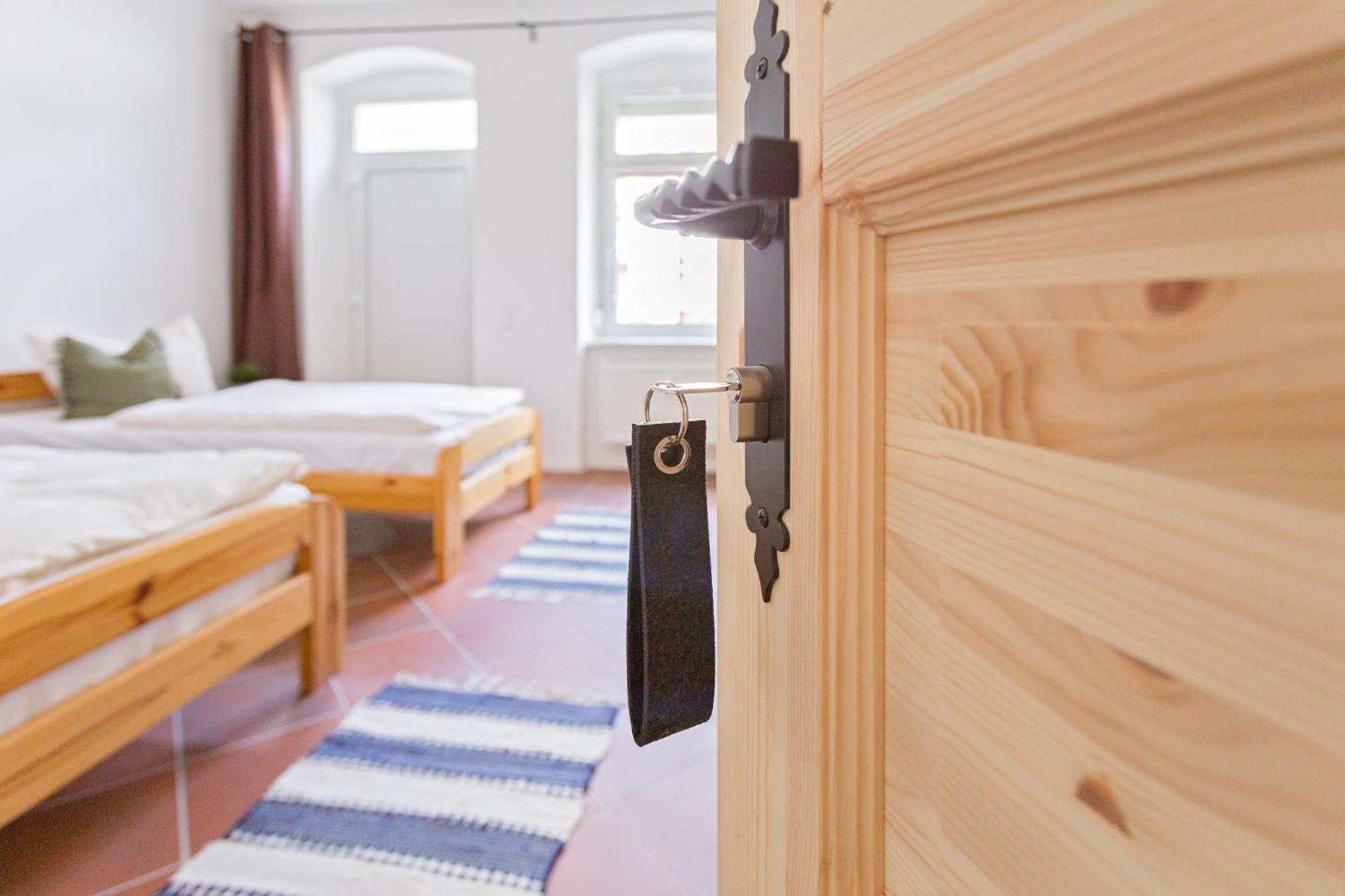 Doppelzimmer III Gaestezimmer In Unterkunft Mit Gemeinschaftsbad Und Gemeinschaftskueche شيمنيتز المظهر الخارجي الصورة