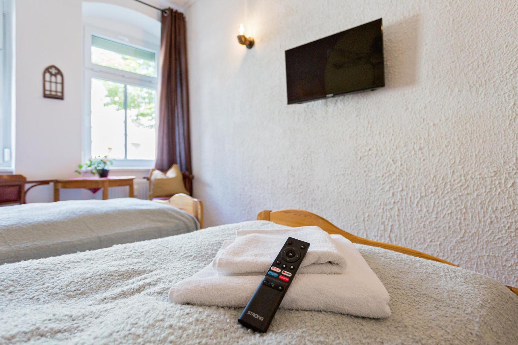 Doppelzimmer III Gaestezimmer In Unterkunft Mit Gemeinschaftsbad Und Gemeinschaftskueche شيمنيتز المظهر الخارجي الصورة